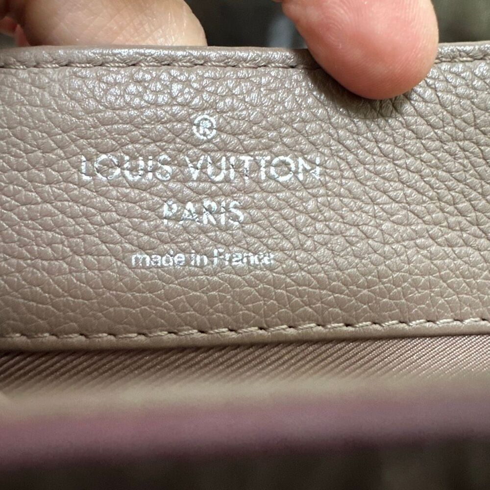 Louis Vuitton Lockme II Turtledove - Picture 14 of 16
